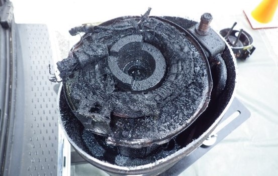 Acidic refrigerant damages compressor motor windings